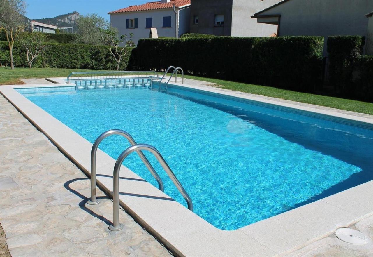 Breda 2B Villa ลาเอสตาร์ติต ภายนอก รูปภาพ